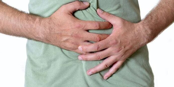 les douleurs abdominales peuvent être des symptômes d'helminthiase
